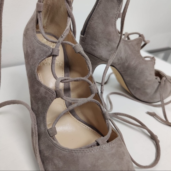 NWT: Vince Camuto Beige Suede Lace Up Pumps - Picture 5 of 10